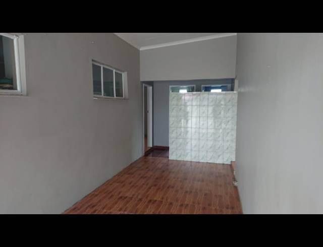 2 BEDROOM FLAT RENTED IN LENNOXTON